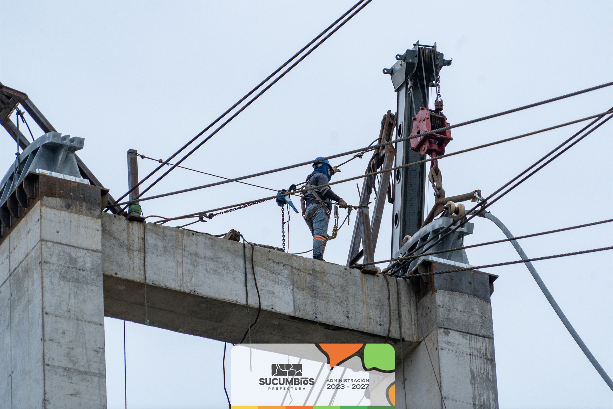 𝗨𝗡 𝗚𝗥𝗔𝗡 𝗣𝗔𝗦𝗢 𝗣𝗔𝗥𝗔 𝗖𝗔𝗦𝗖𝗔𝗟𝗘𝗦: 𝗘𝗟 𝗣𝗨𝗘𝗡𝗧𝗘 SOBRE RIO AGUARICO 𝗔𝗩𝗔𝗡𝗭𝗔 𝗙𝗜𝗥𝗠𝗘
