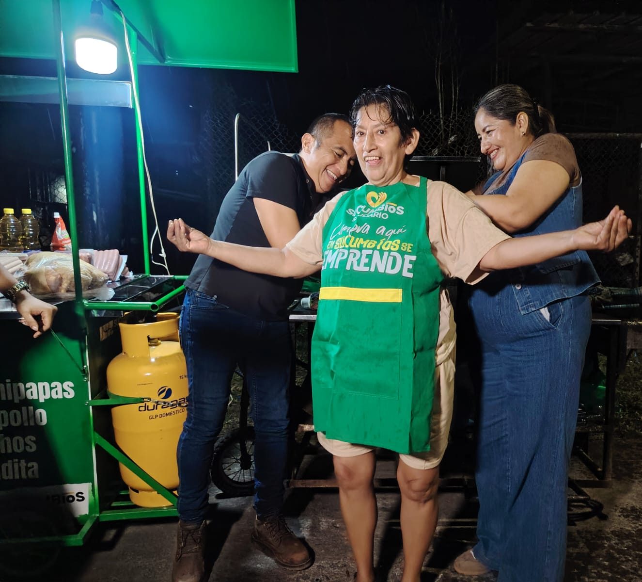 SUCUMBIOS SOLIDARIO ENTREGA KITS DE TRABAJO A EMPRENDEDORAS DE SUCUMBIOS
